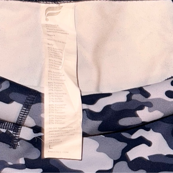 Fabletics Powerhold Blue Camo Large/Tall - Picture 6 of 9
